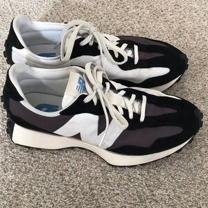 New Balance Unisex 327 Monochrome Athletic Shoes
